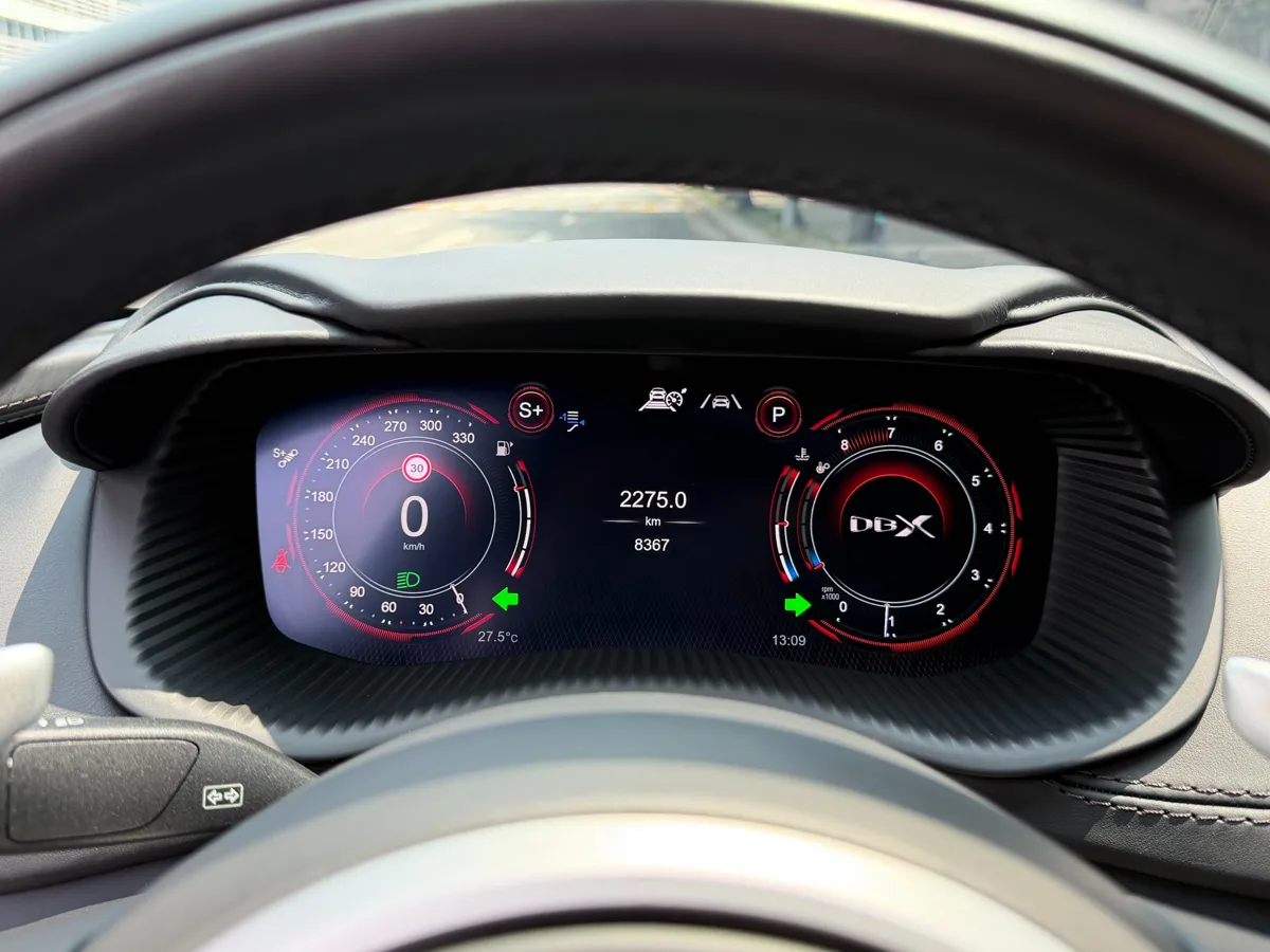 Aston Martin DBX interior detail