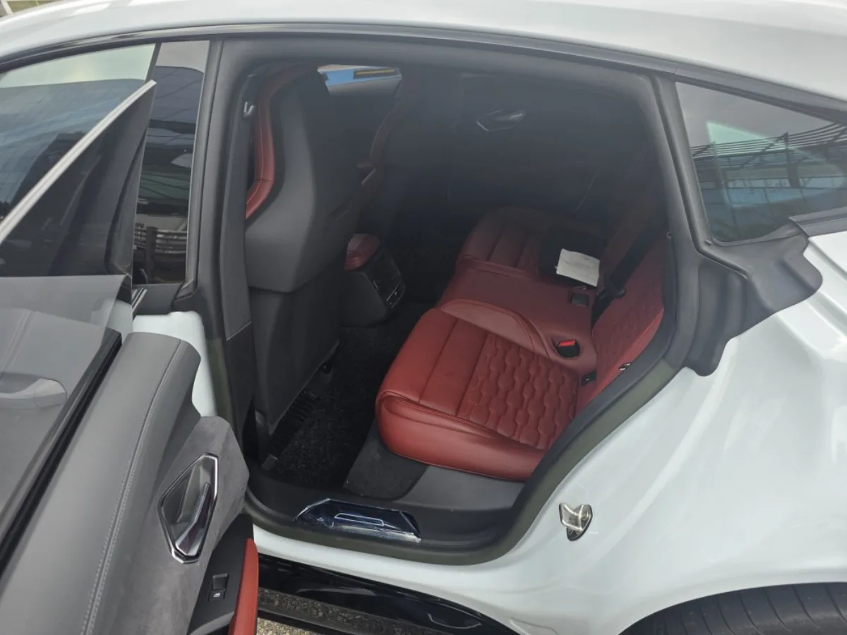 Audi e-tron GT interior detail