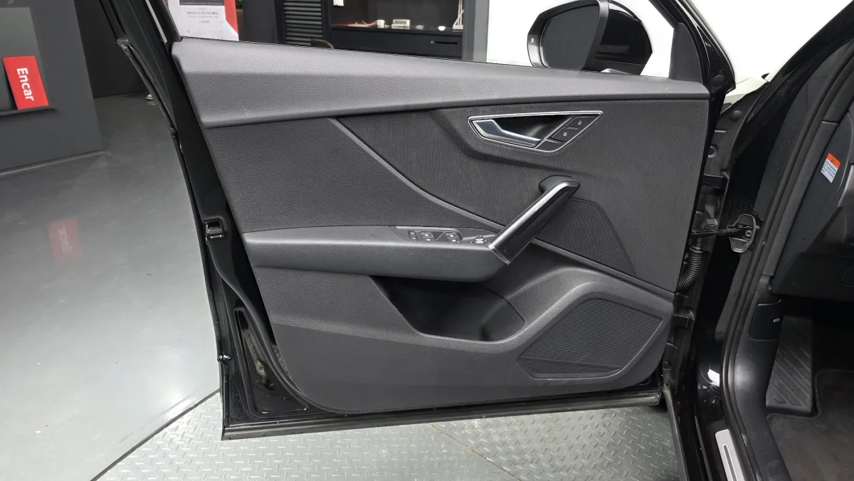 Audi Q2 interior detail