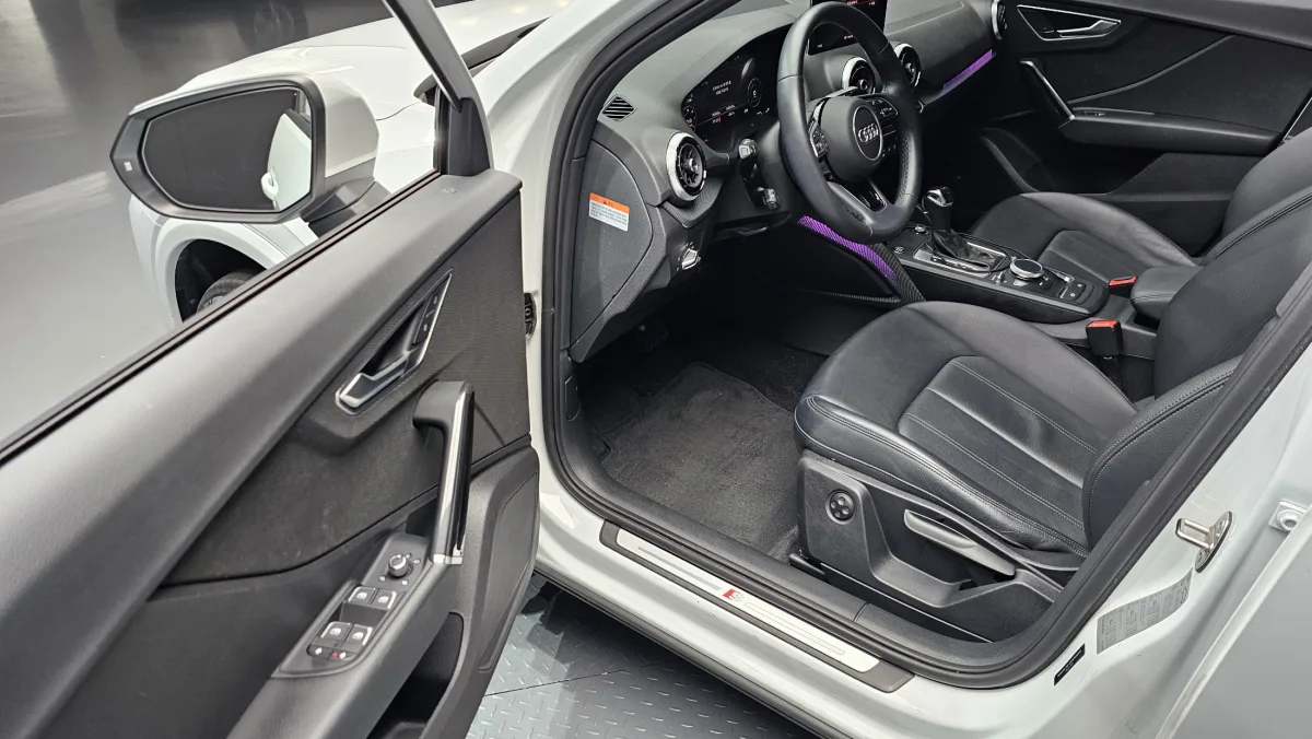 Audi Q2 interior detail