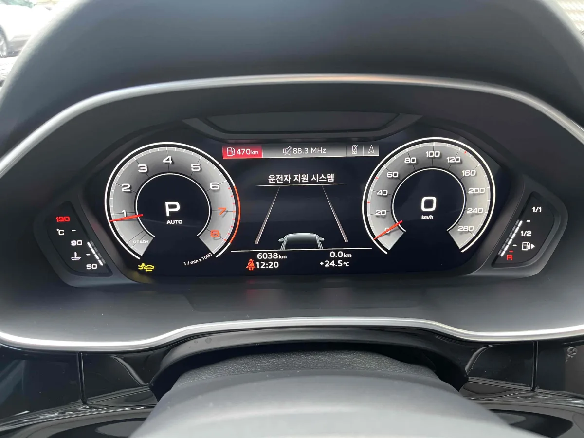 Audi Q3 interior detail