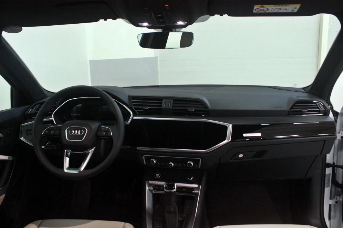 Audi Q3 interior detail