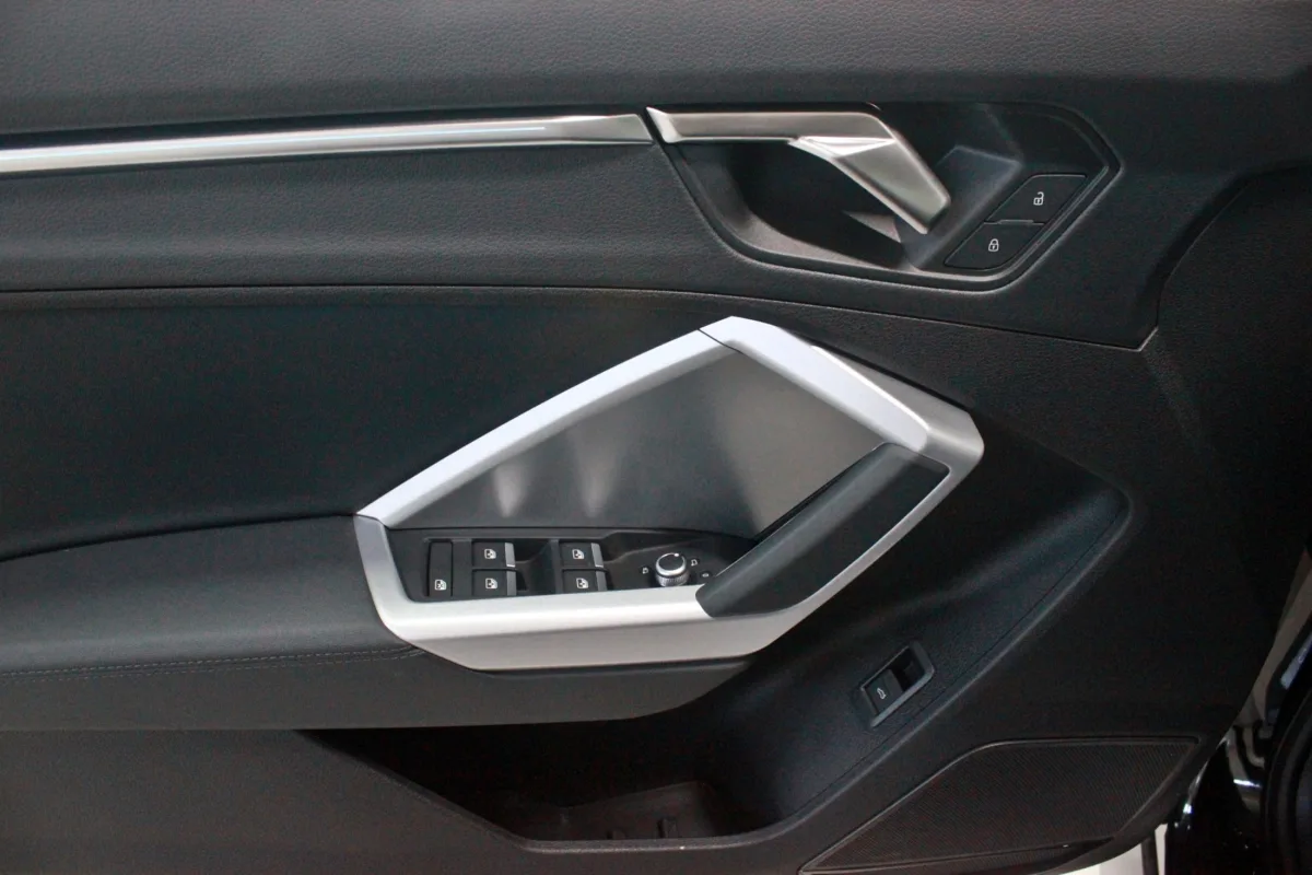 Audi Q3 interior detail