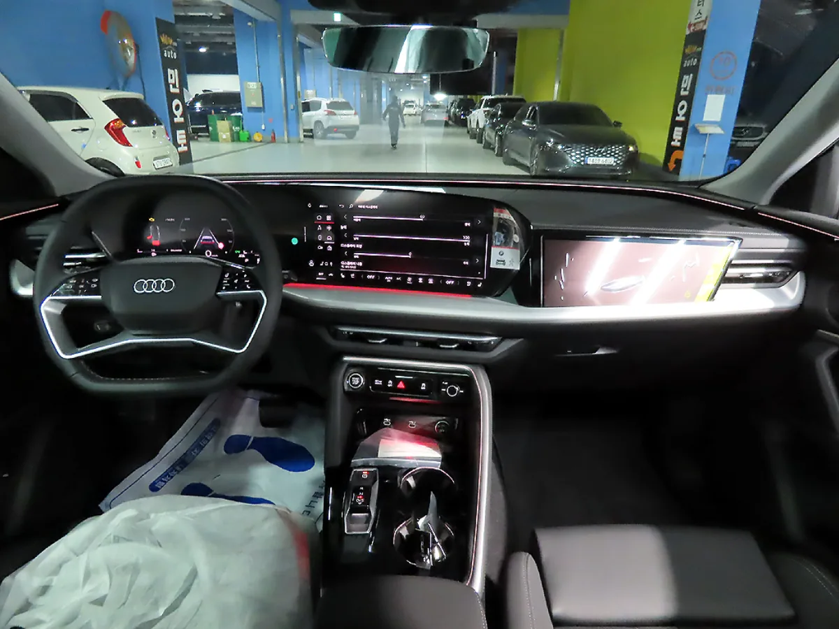 Audi Q5 interior detail
