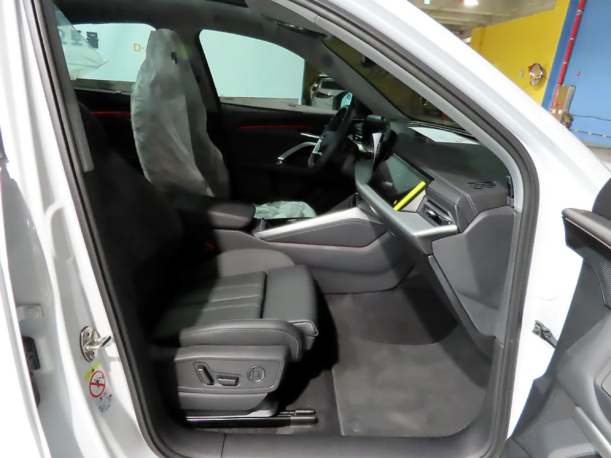 Audi Q5 interior detail