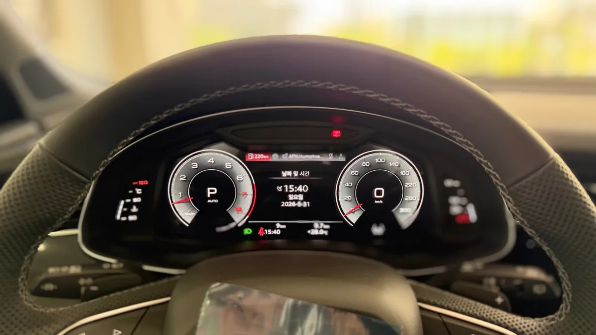 Audi Q7 interior detail