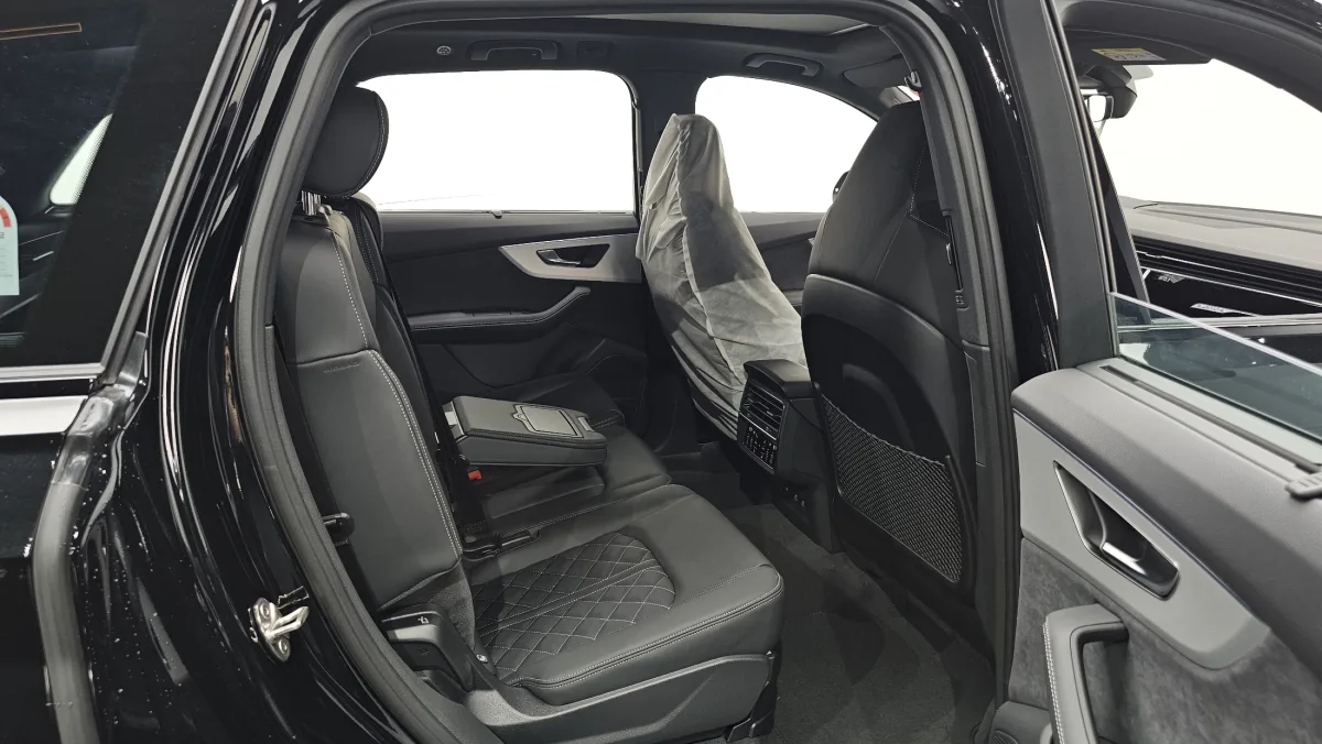 Audi Q7 interior detail