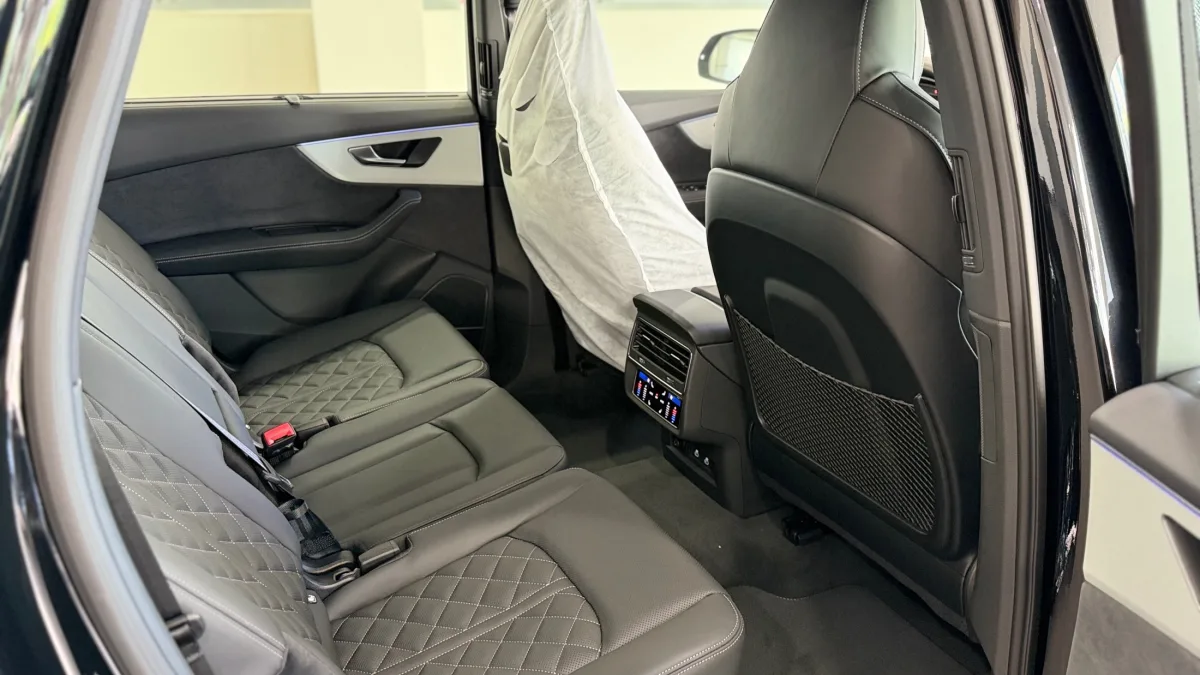 Audi Q7 interior detail