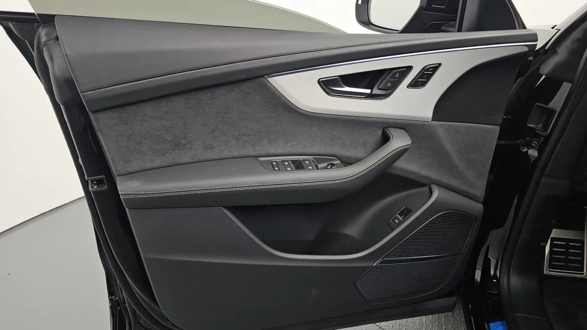 Audi Q8 interior detail