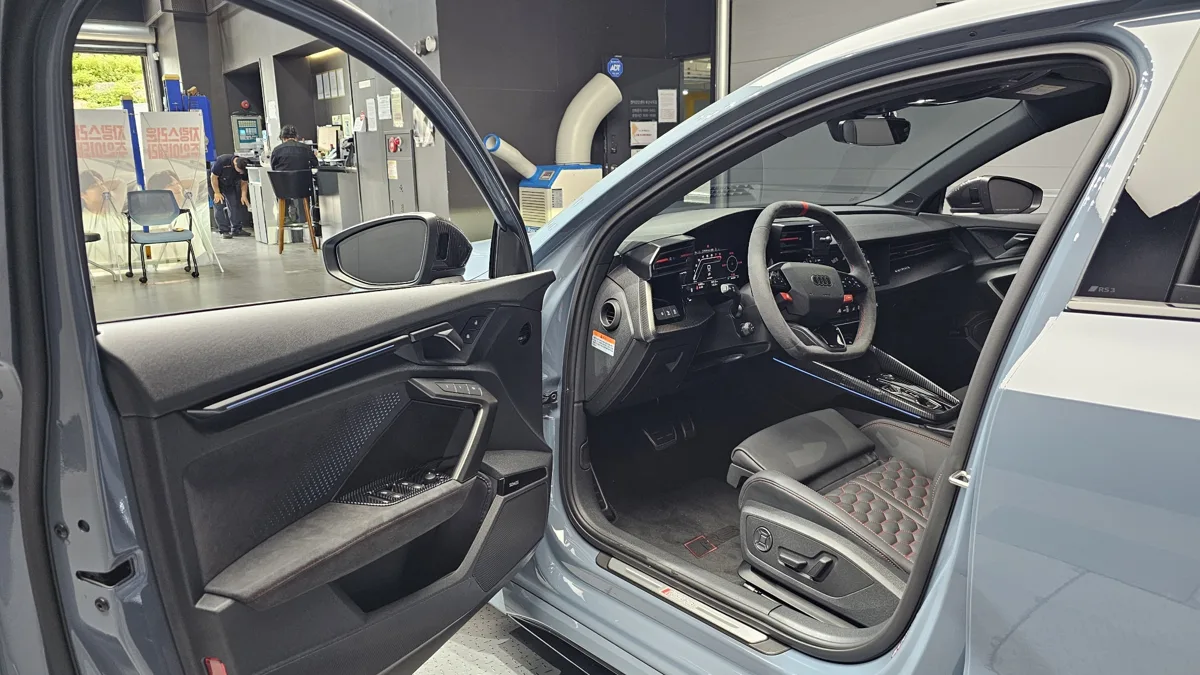 Audi RS3 interior detail