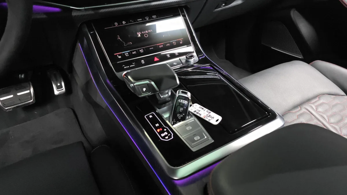 Audi RSQ8 interior detail
