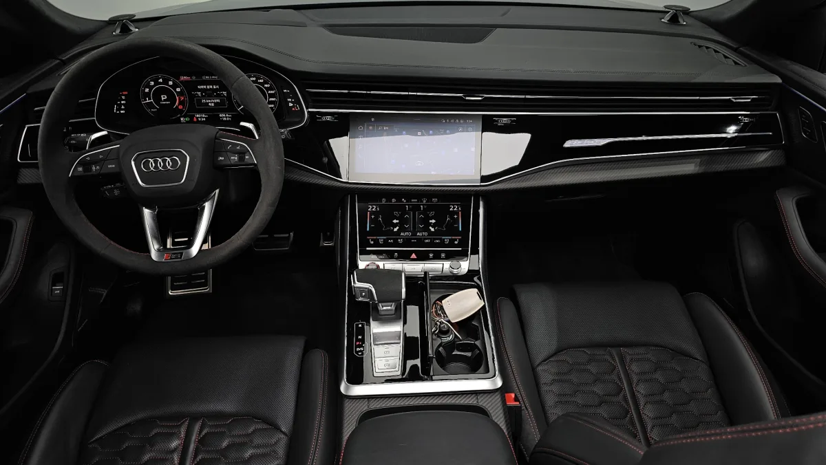 Audi RSQ8 interior detail