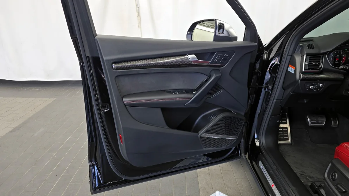Audi SQ5 interior detail