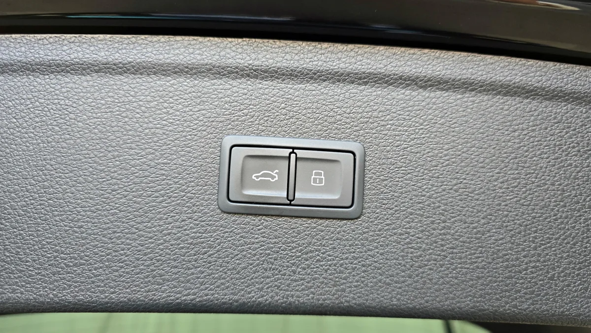 Audi SQ5 interior detail