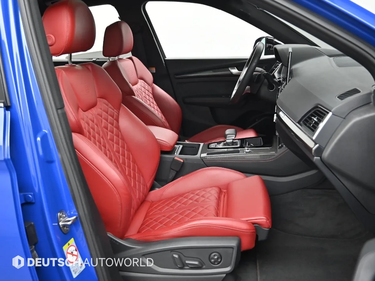 Audi SQ5 interior detail