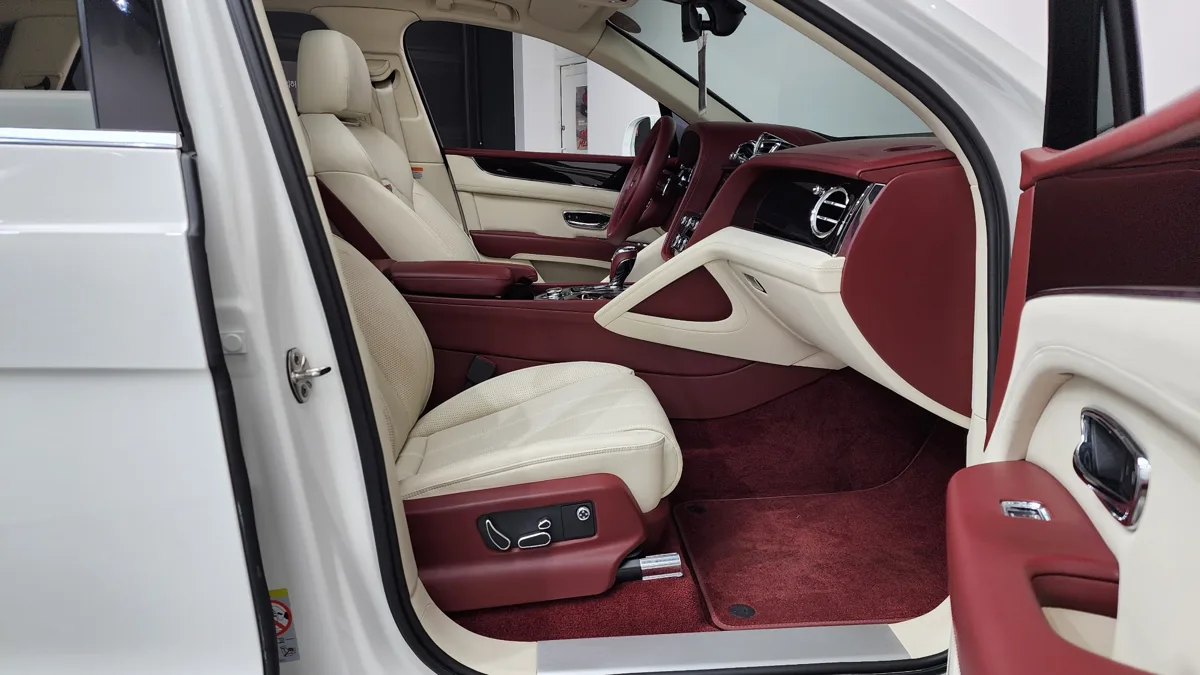 Bentley Bentayga interior detail