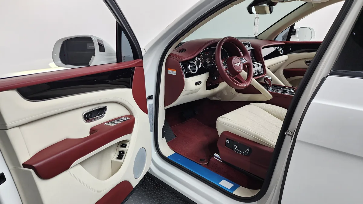 Bentley Bentayga interior detail