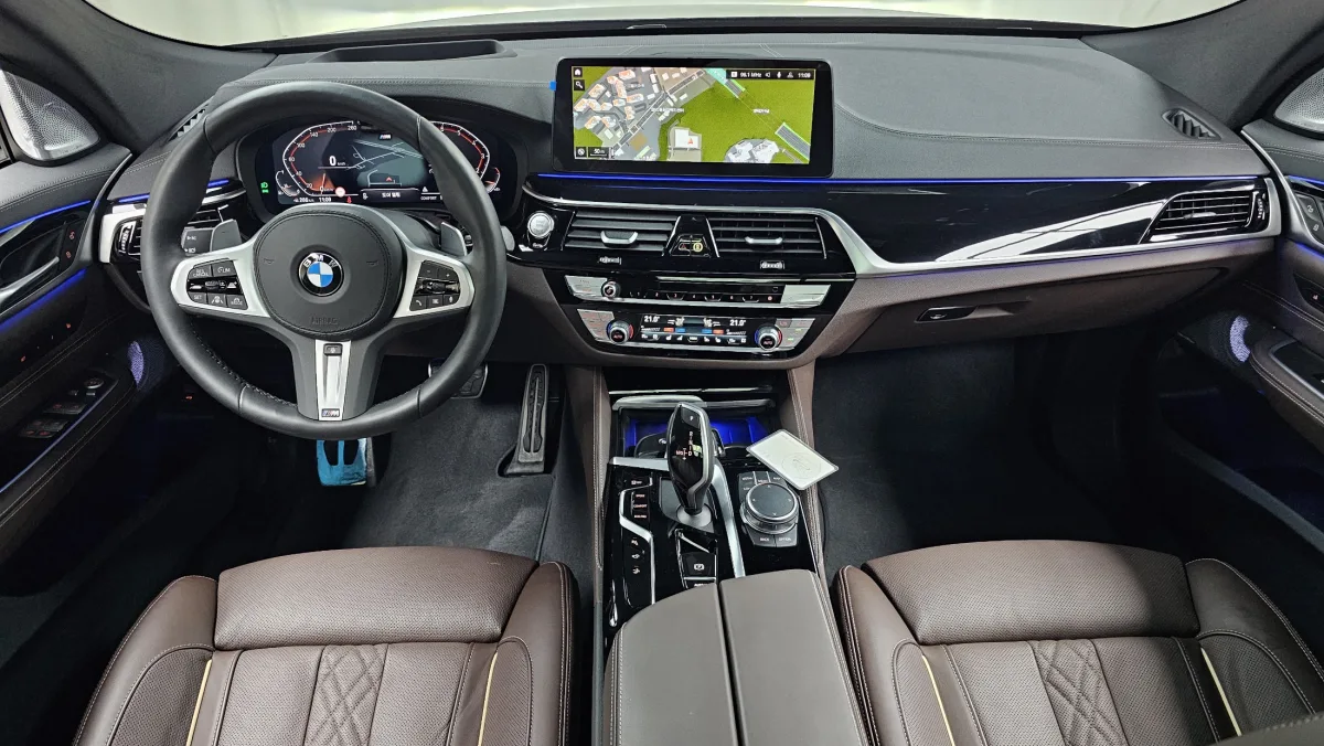 BMW Gran Turismo (GT) interior detail