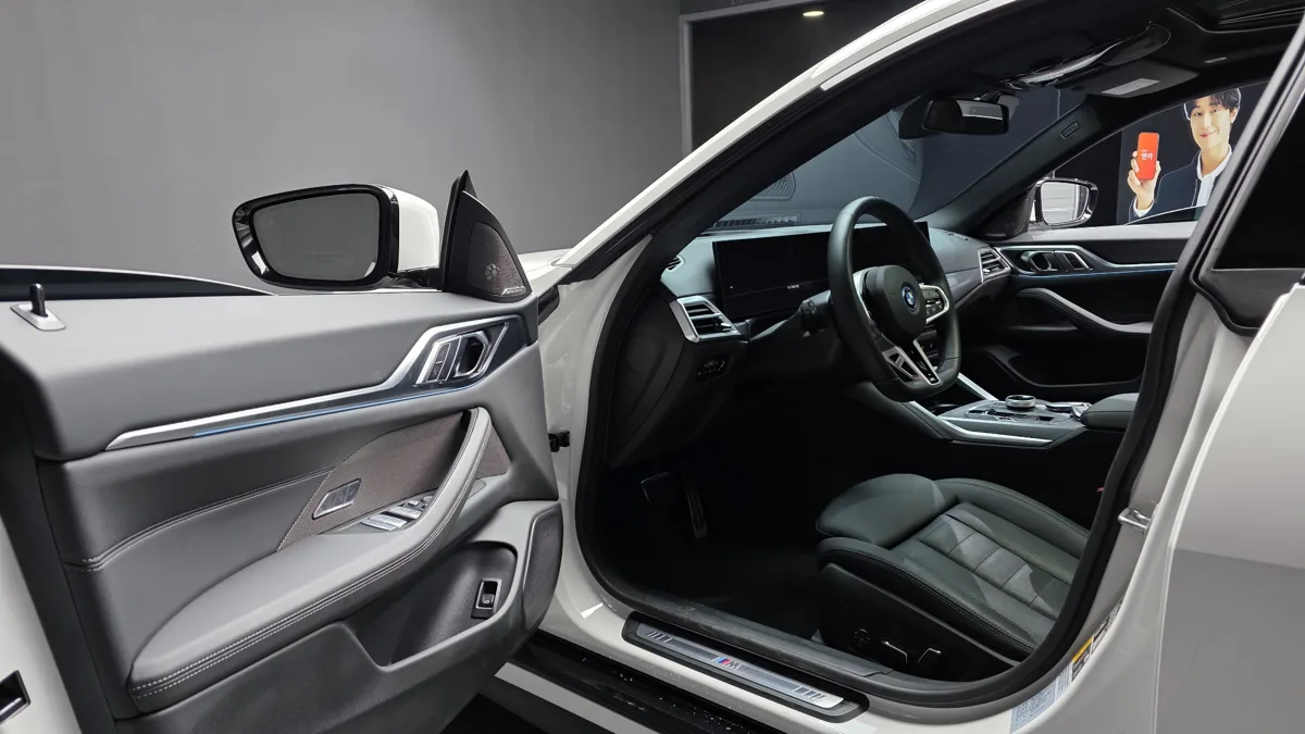 BMW i4 interior detail