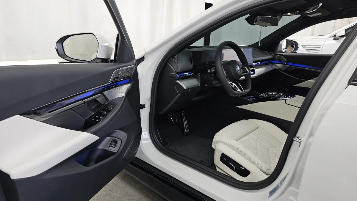BMW i5 interior detail