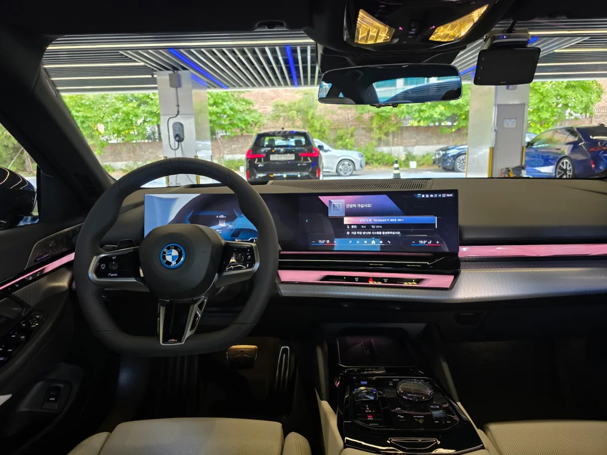 BMW i5 interior detail