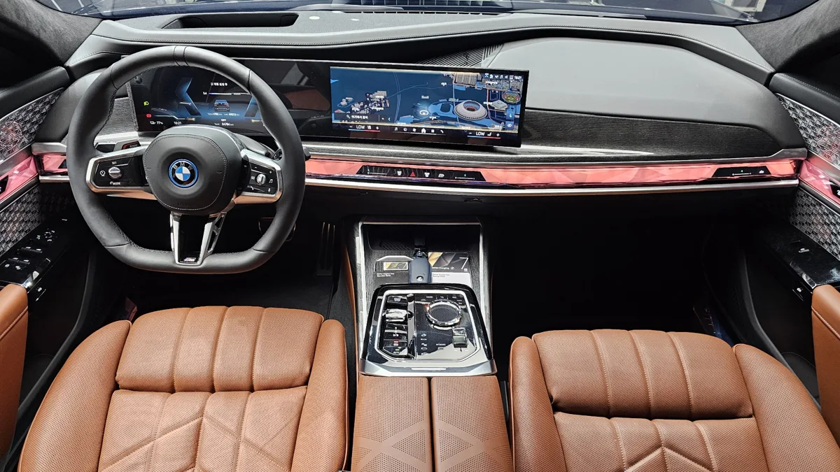 BMW i7 interior detail