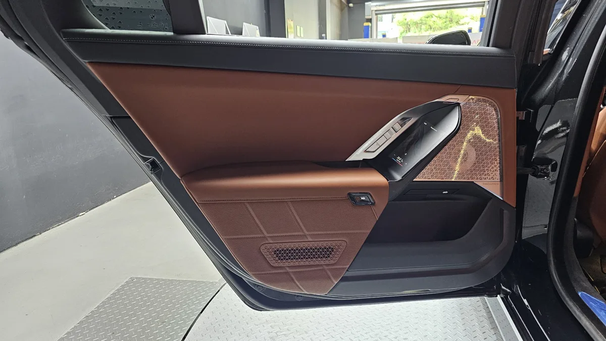 BMW i7 interior detail