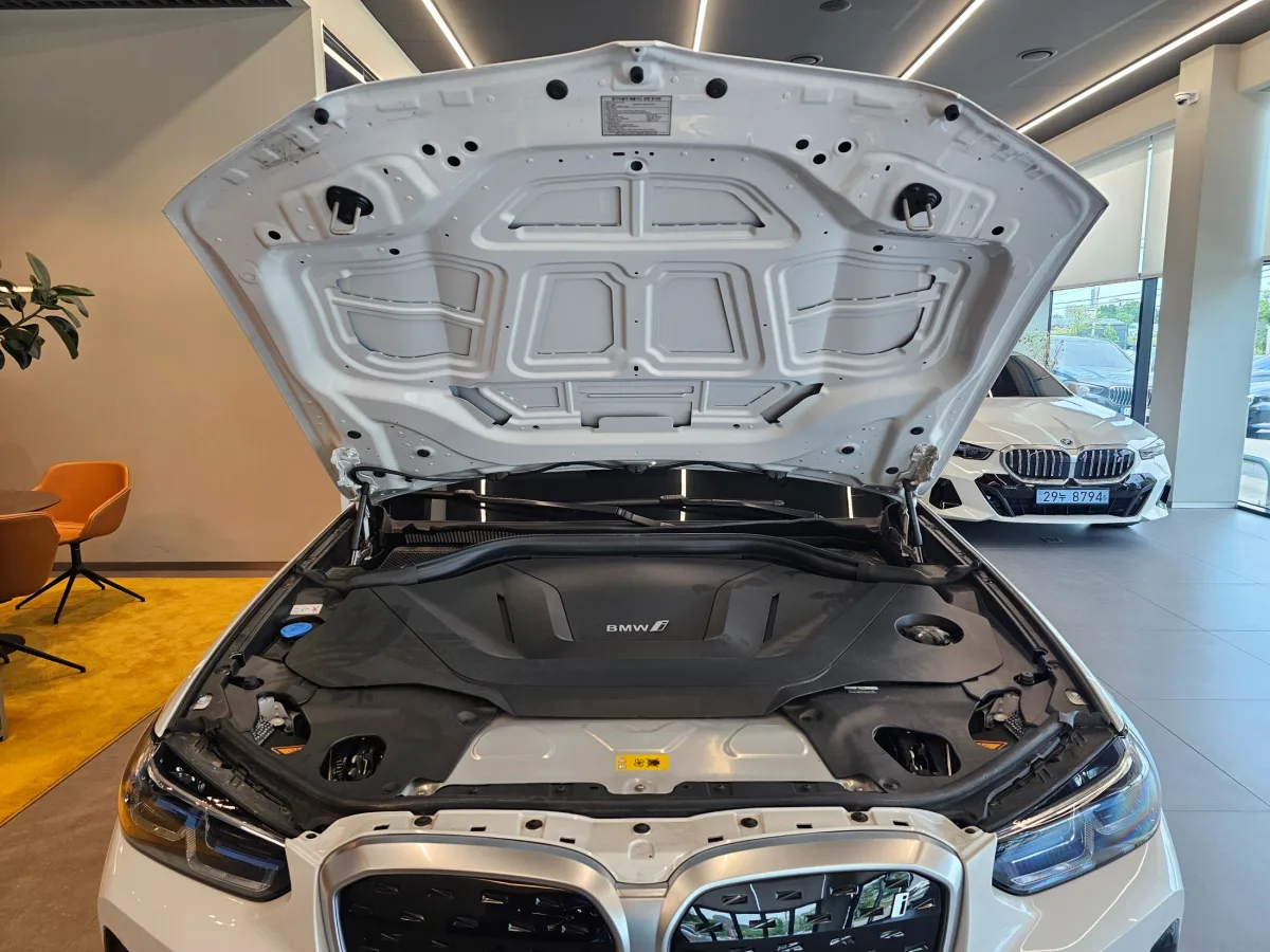 BMW iX3 interior detail