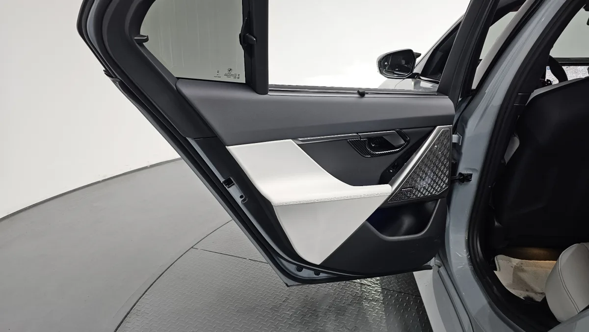 BMW M5 interior detail