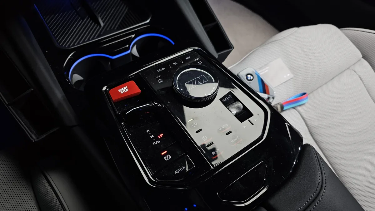 BMW M5 interior detail