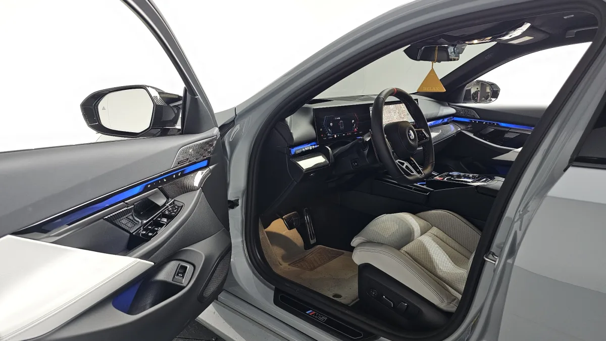 BMW M5 interior detail
