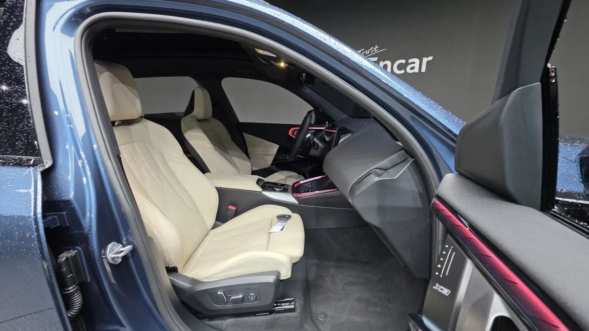 BMW X3 interior detail