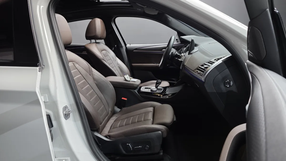 BMW X4 interior detail