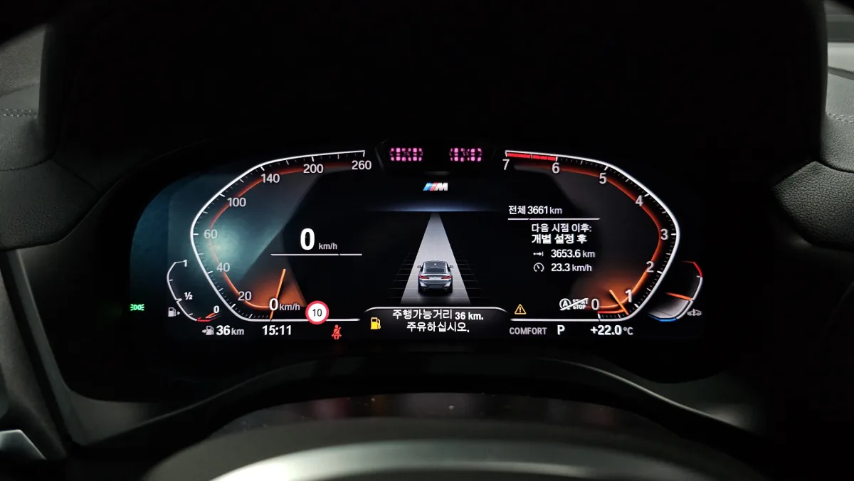 BMW X4 interior detail