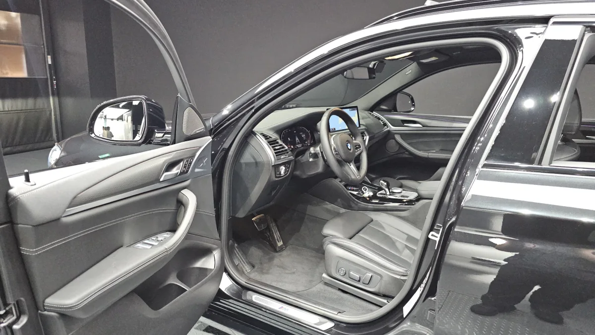 BMW X4 interior detail