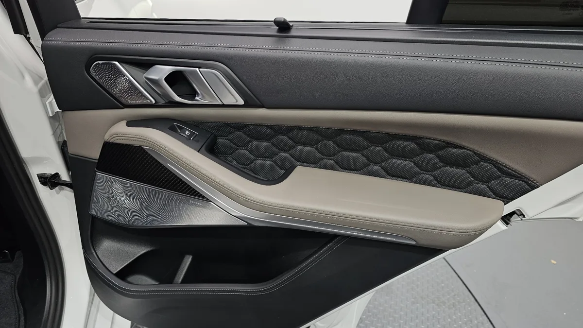 BMW X5M interior detail