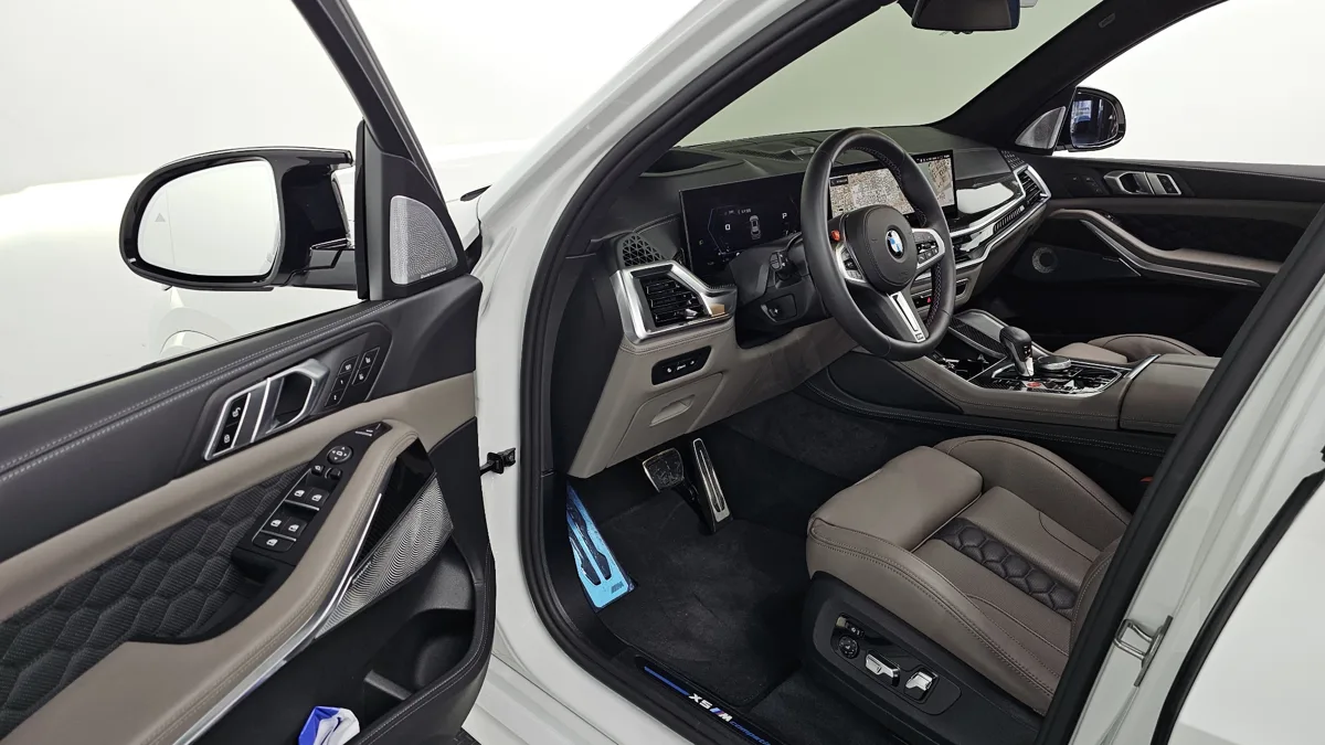 BMW X5M interior detail