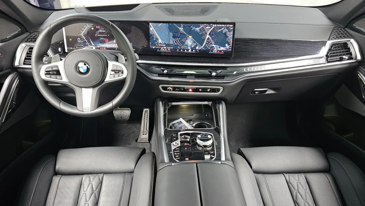 BMW X6 interior detail
