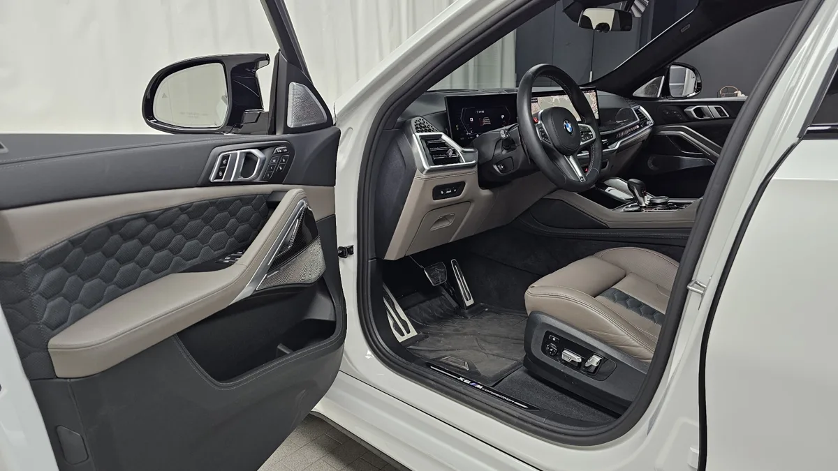 BMW X6M interior detail