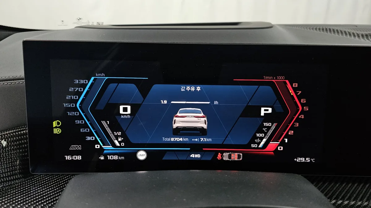BMW X6M interior detail