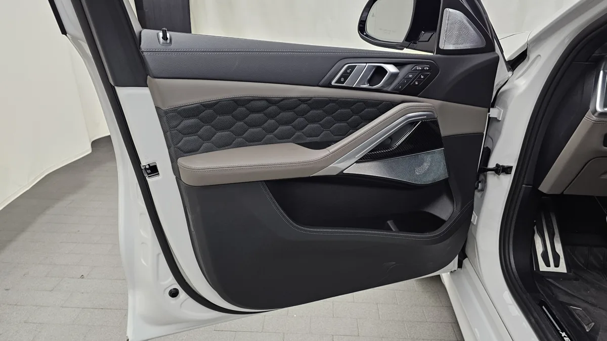 BMW X6M interior detail