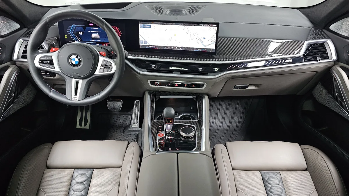 BMW X6M interior detail