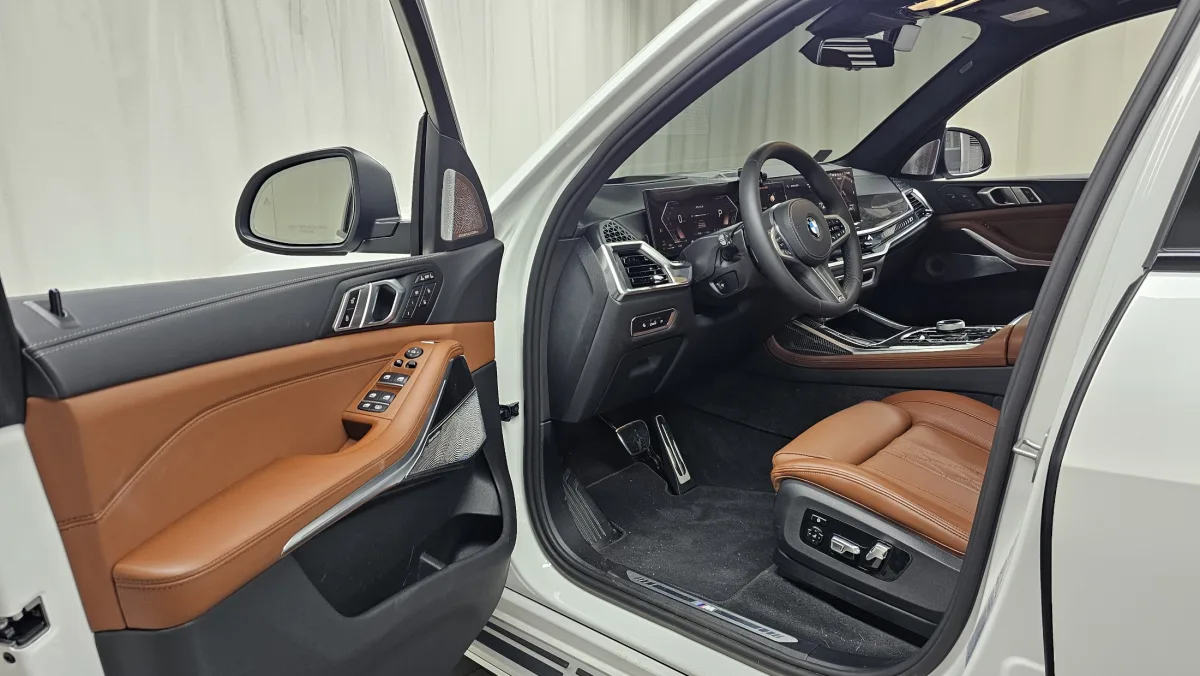 BMW X7 interior detail