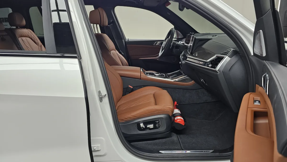 BMW X7 interior detail