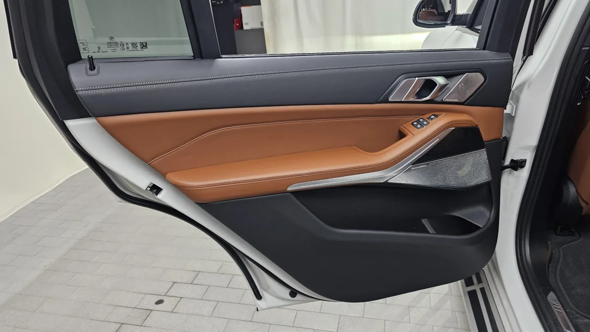 BMW X7 interior detail