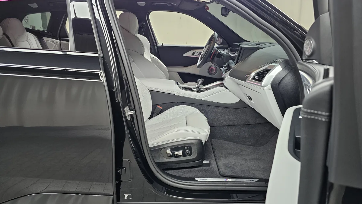 BMW XM interior detail