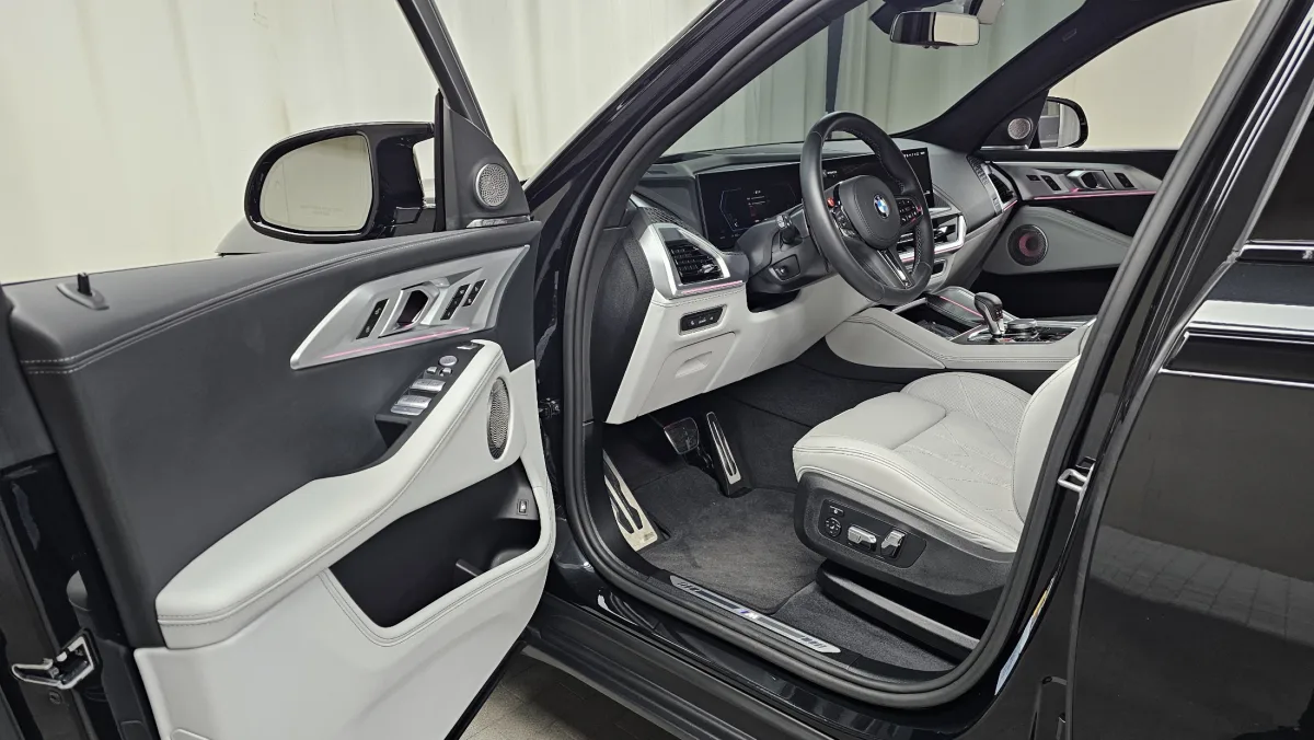 BMW XM interior detail