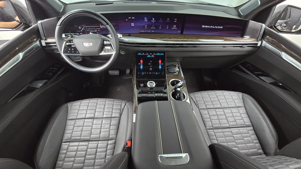 Cadillac Escalade interior detail
