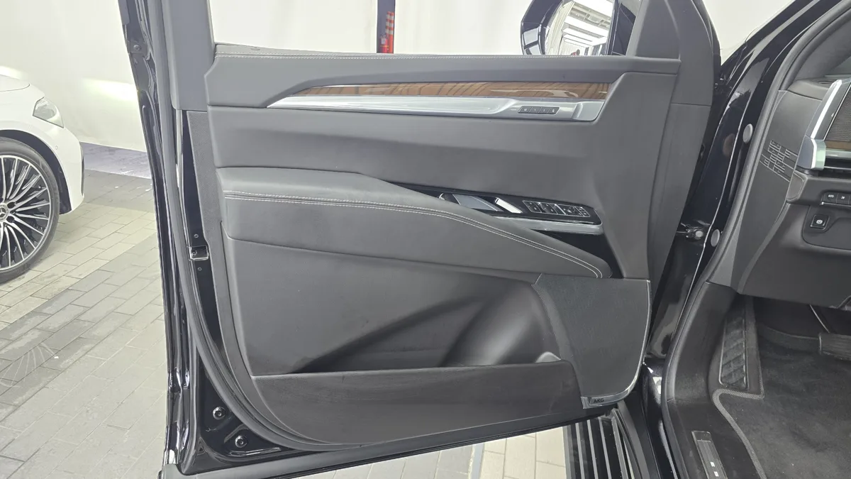 Cadillac Escalade interior detail