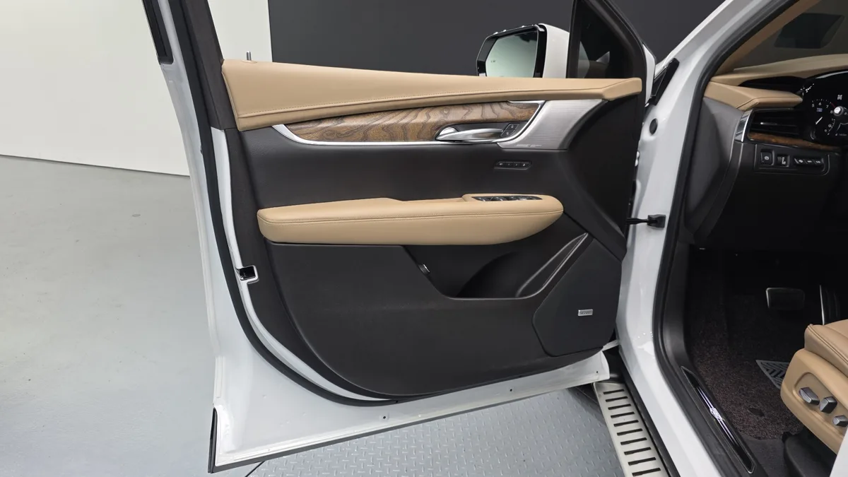 Cadillac XT5 interior detail